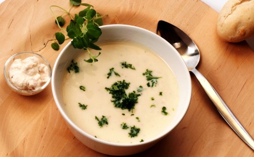 Blomkålssoppa med parmesankräm