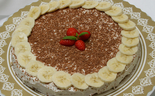 Chokladkaka med frukt