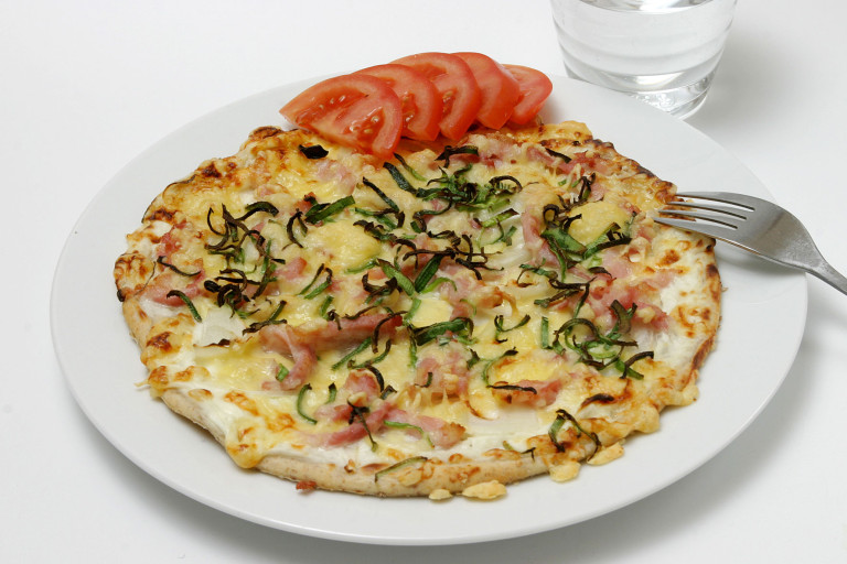 Flammenkuchen från Alsace - Salakis