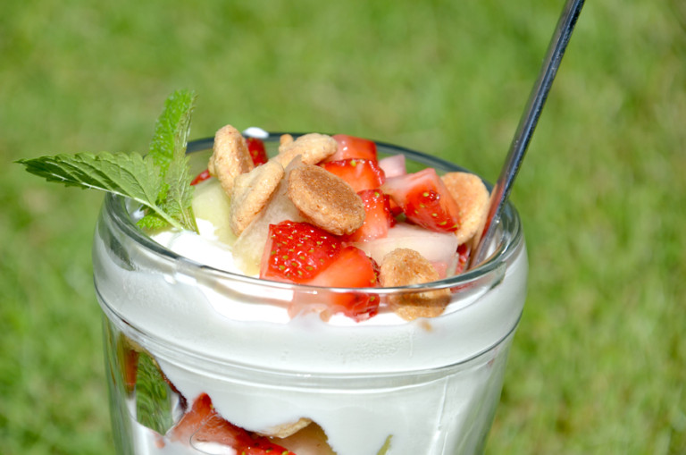 Frasig fruktsallad med syltad ingefära - Salakis