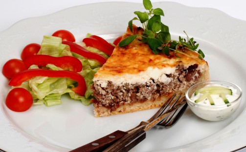 Grekisk köttfärspaj