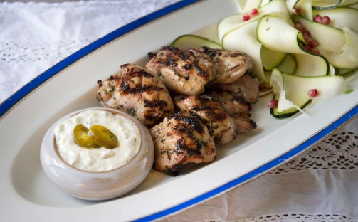 Grillade kycklinglår med parmesanyoghurt