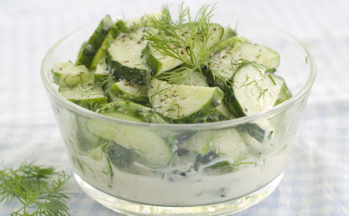 Gurksallad med dill och yoghurt