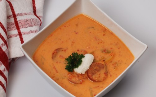 Krämig grönsakssoppa med chorizo