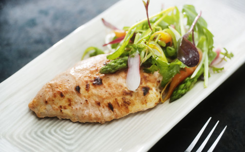 Kyckling marinerad i röd curry-yoghurt