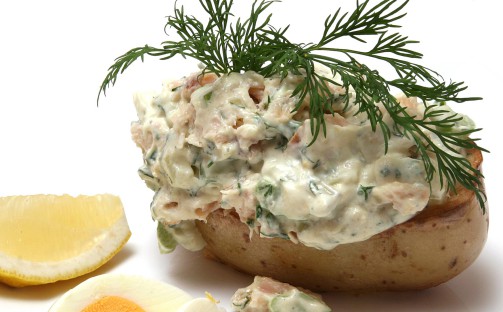 Laxröra till bakad potatis
