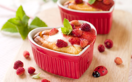 Ostkaka med smultronsås