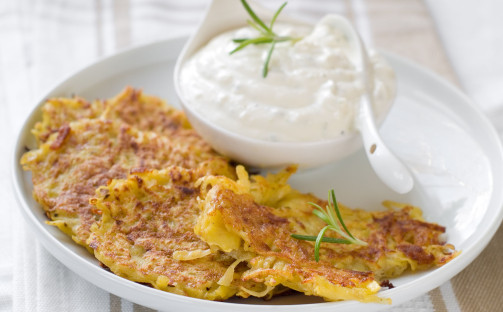 Rösti med fetaost – och limeyoghurt
