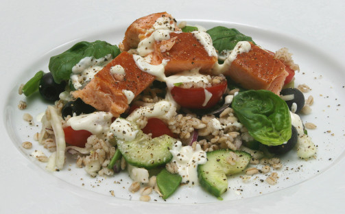 Sallad på lax och nakenhavre