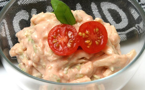 Salsa på rödlök och äpple