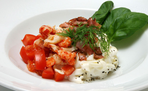 Tagliatelli med kräftstjärtar