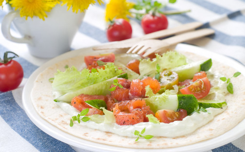 Tortilla med rökt laxfilé