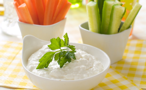 Yoghurtsås med salladsost