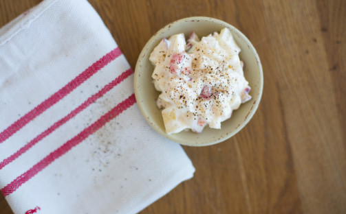 Äpple- och rödlökstzatziki