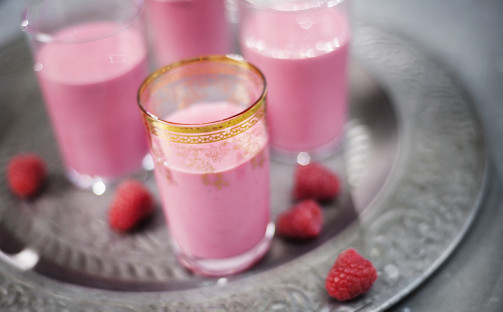 Hallon och kardemummashake