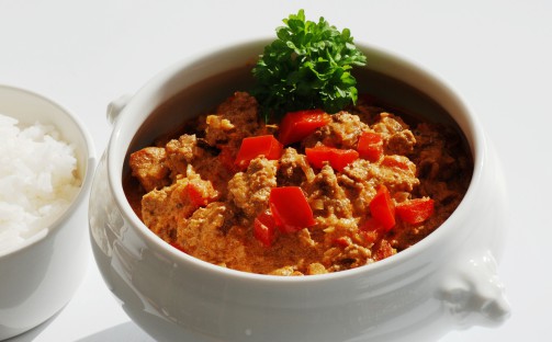 Orientalisk gryta med fläskfilé och färs