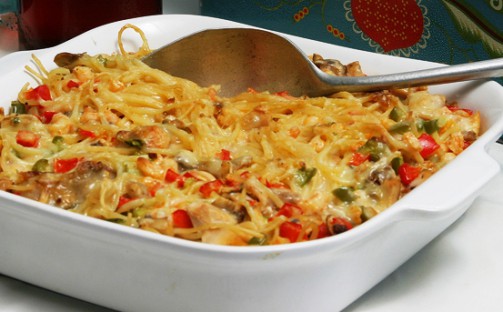 Pastagratäng med kyckling och räkor