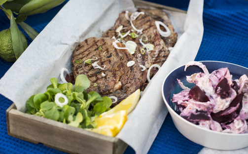 Grillad entrecôte med rödbets- och fänkålssallad